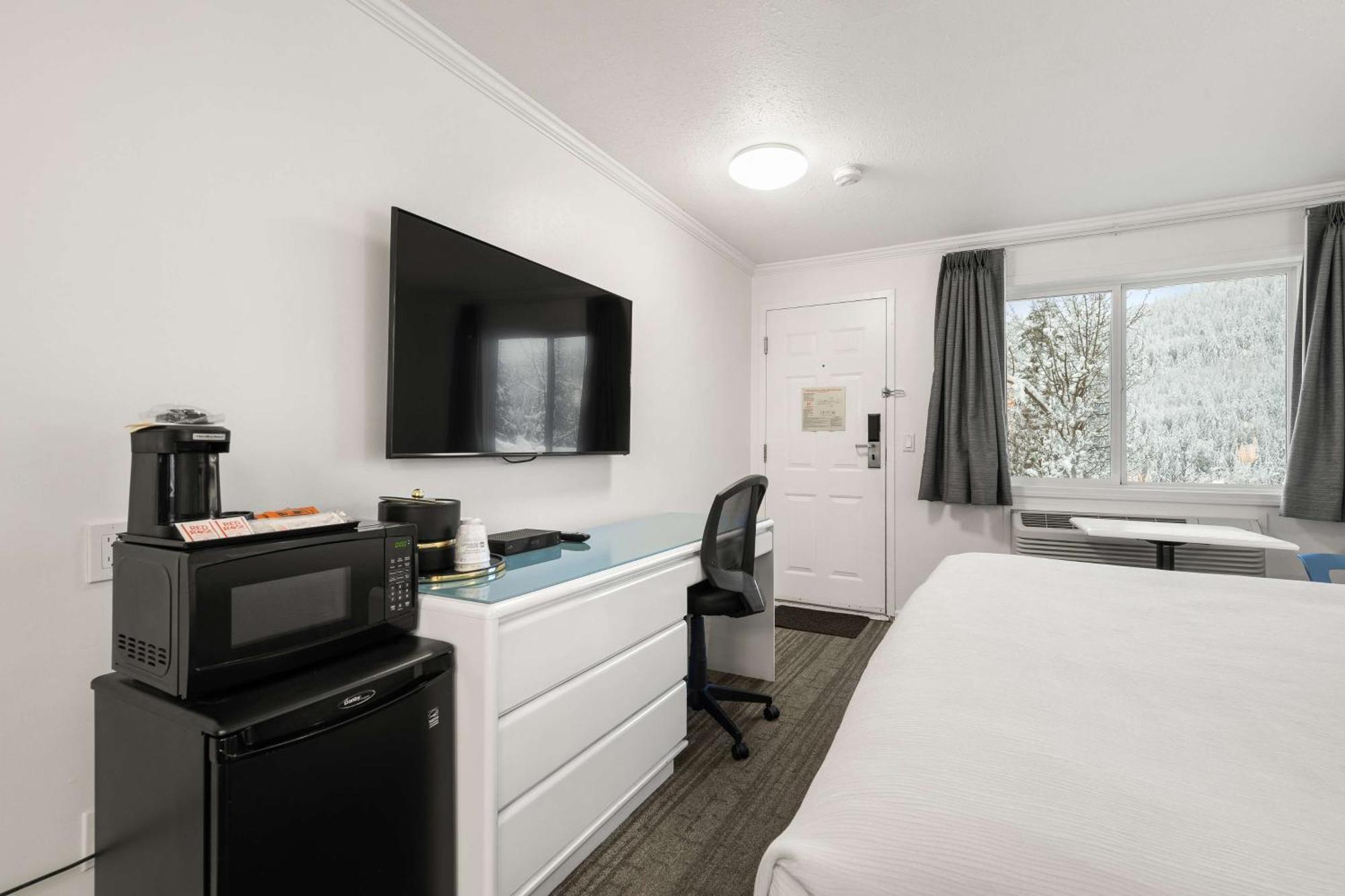 Motel Surestay By Western Red Mountain 3*