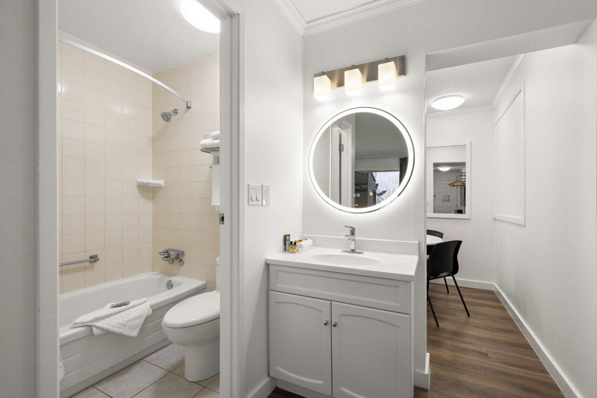 Surestay By Western Red Mountain Motel Rossland